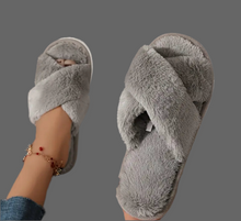 Load image into Gallery viewer, Fuzzy House Slippers
