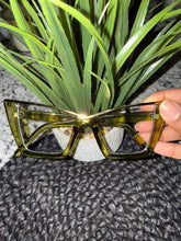 Load image into Gallery viewer, Cat Eye Clear Frame Glasses
